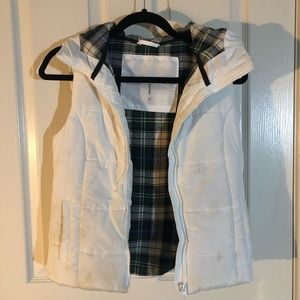 Puffy white vest